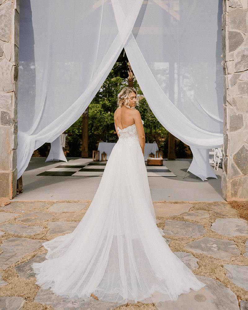 stone and ivy wedding venue tuscany opelika alabama indoor outdoor bride